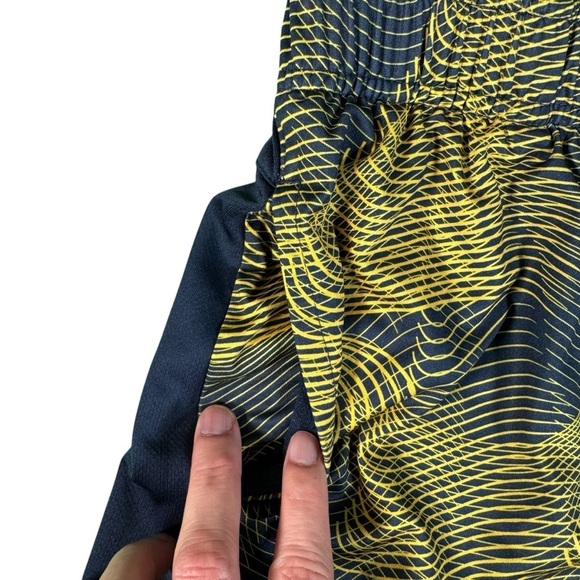 Nike Gym Shorts Geometric Dri Fit Performance Athletic With Pockets Boys Medium - Picture 7 of 12